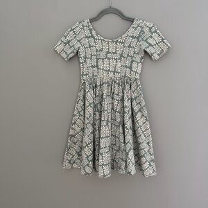 Size 7 Alice and Ames Floral Green and White Kids Dress